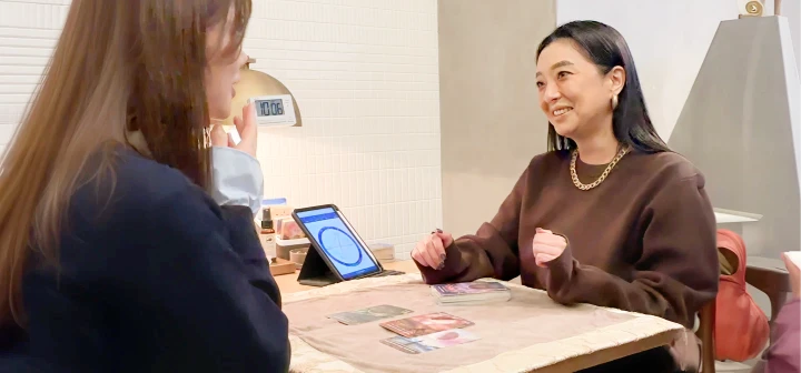 お客様から「ありがとう」と感謝される占い師の鑑定シーン
